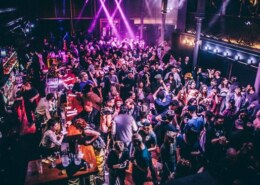 Can a Sikh go to places like clubs, pubs and bars?