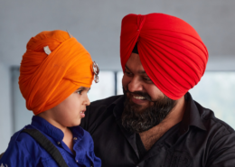Can Sikhs wear any color of turban or are there specific colors that are considered appropriate?